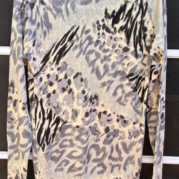 Gorgeous Charlotte Sweater - Picture 2 of 3